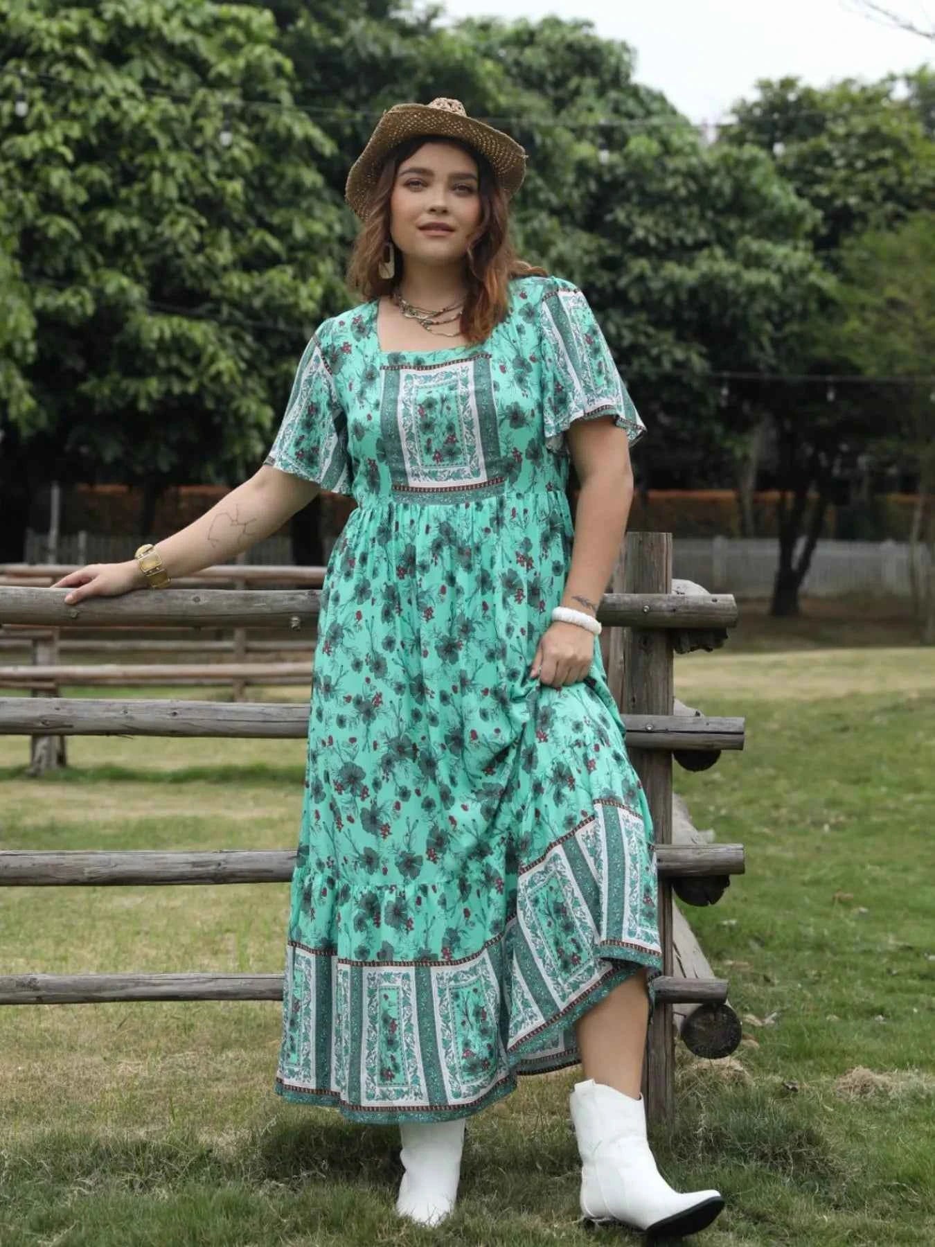 Plus Size Floral Print Square Neck Maxi Dress