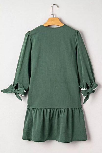 Contrast Ricrac Trim Button V Neck Knotted Bracelet Sleeve Shift Dress