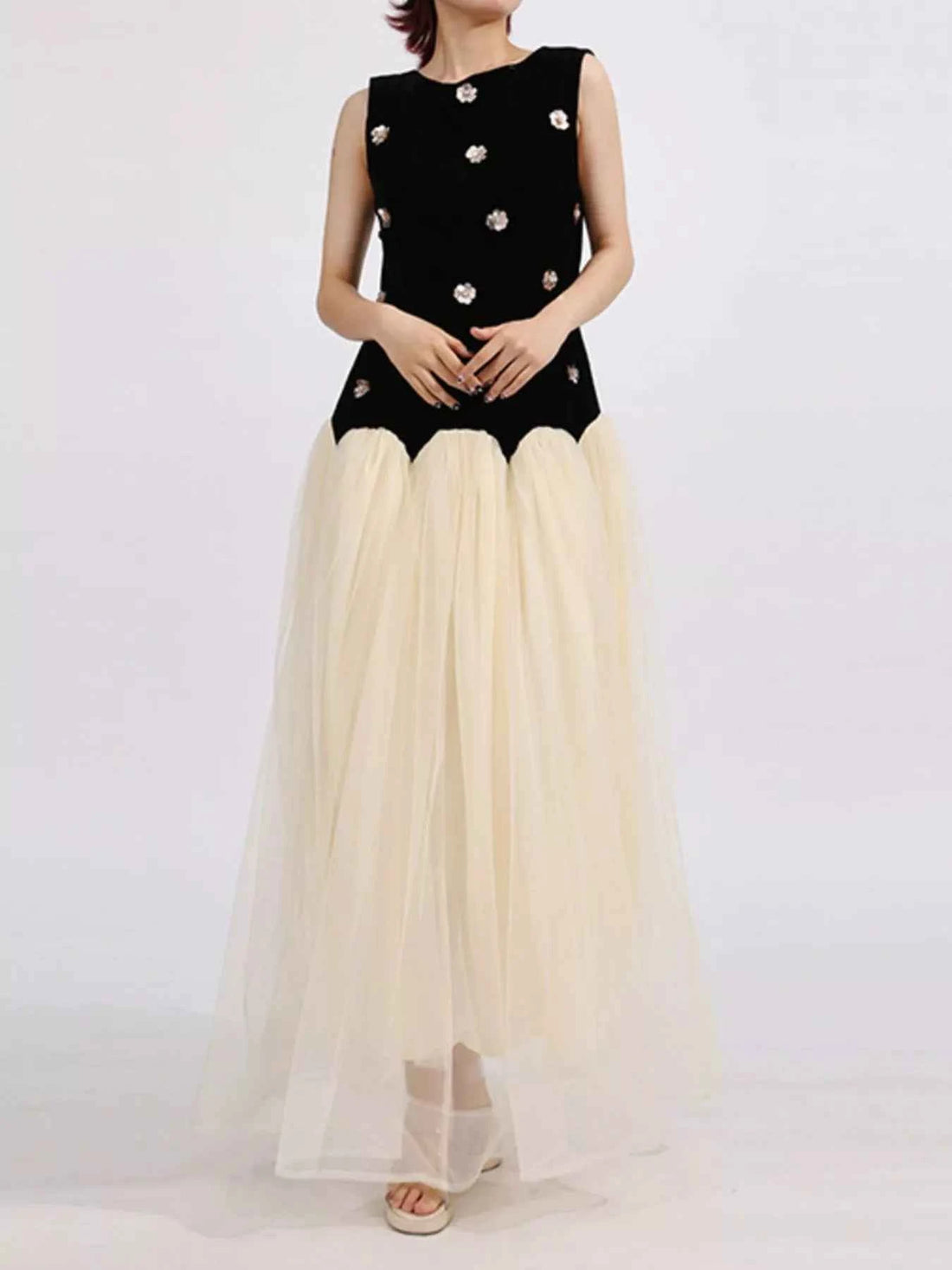 Contrast Flower Sleeveless Tulle Maxi Dress