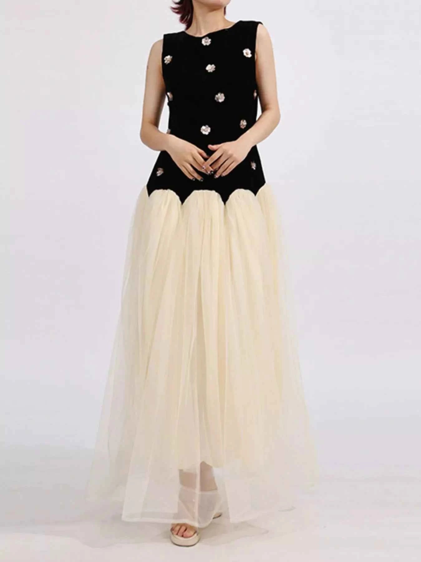 Contrast Flower Sleeveless Tulle Maxi Dress