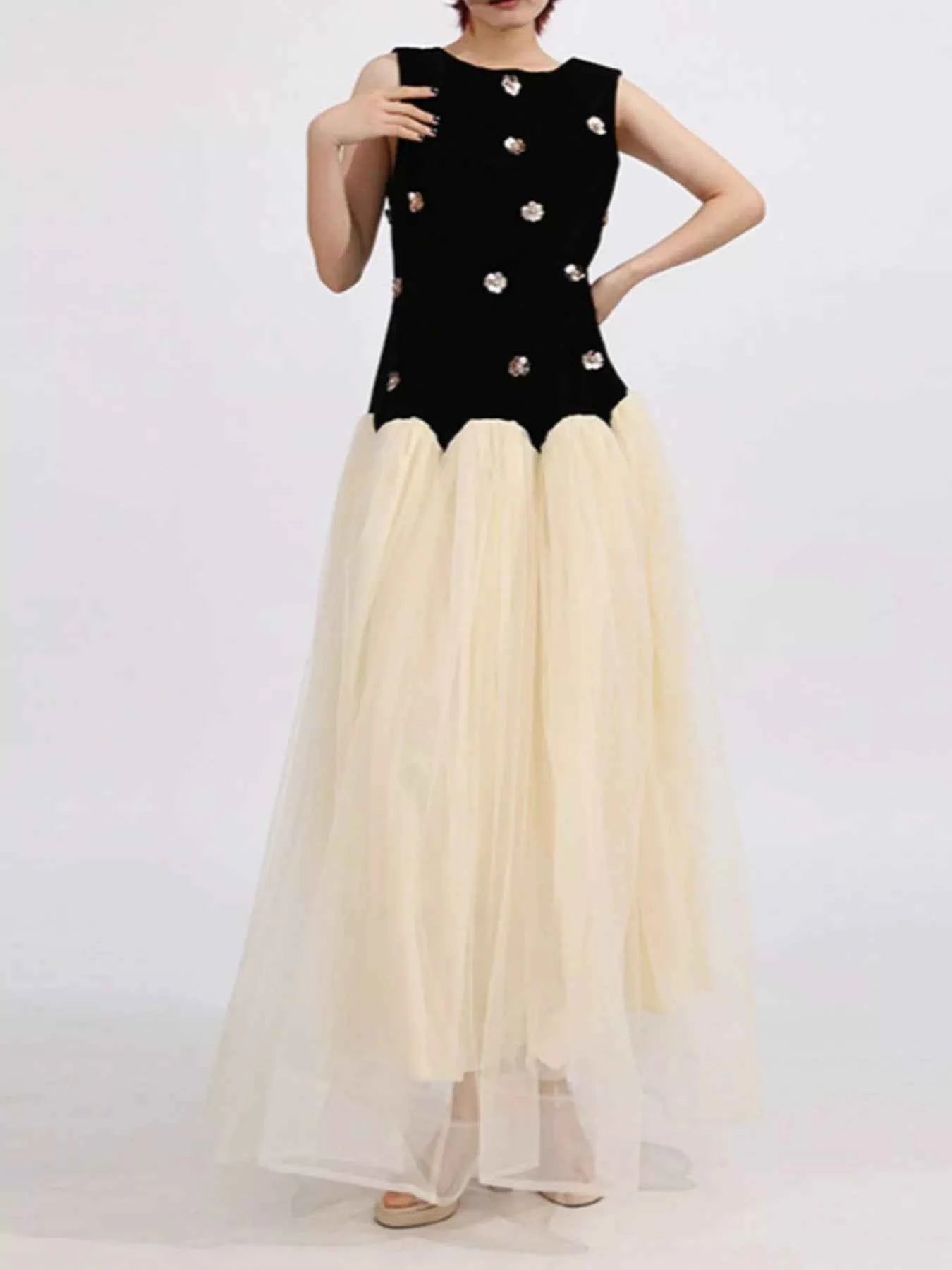 Contrast Flower Sleeveless Tulle Maxi Dress